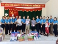 Tập thể CBGV, NV và Phụ huynh hs Trường MN Vĩnh Tuy đi thăm hỏi, động viên và tặng quà các gia đình bị thiệt hại do thiên tai tại xã Việt Vinh, Bắc Quang, Hà Giang